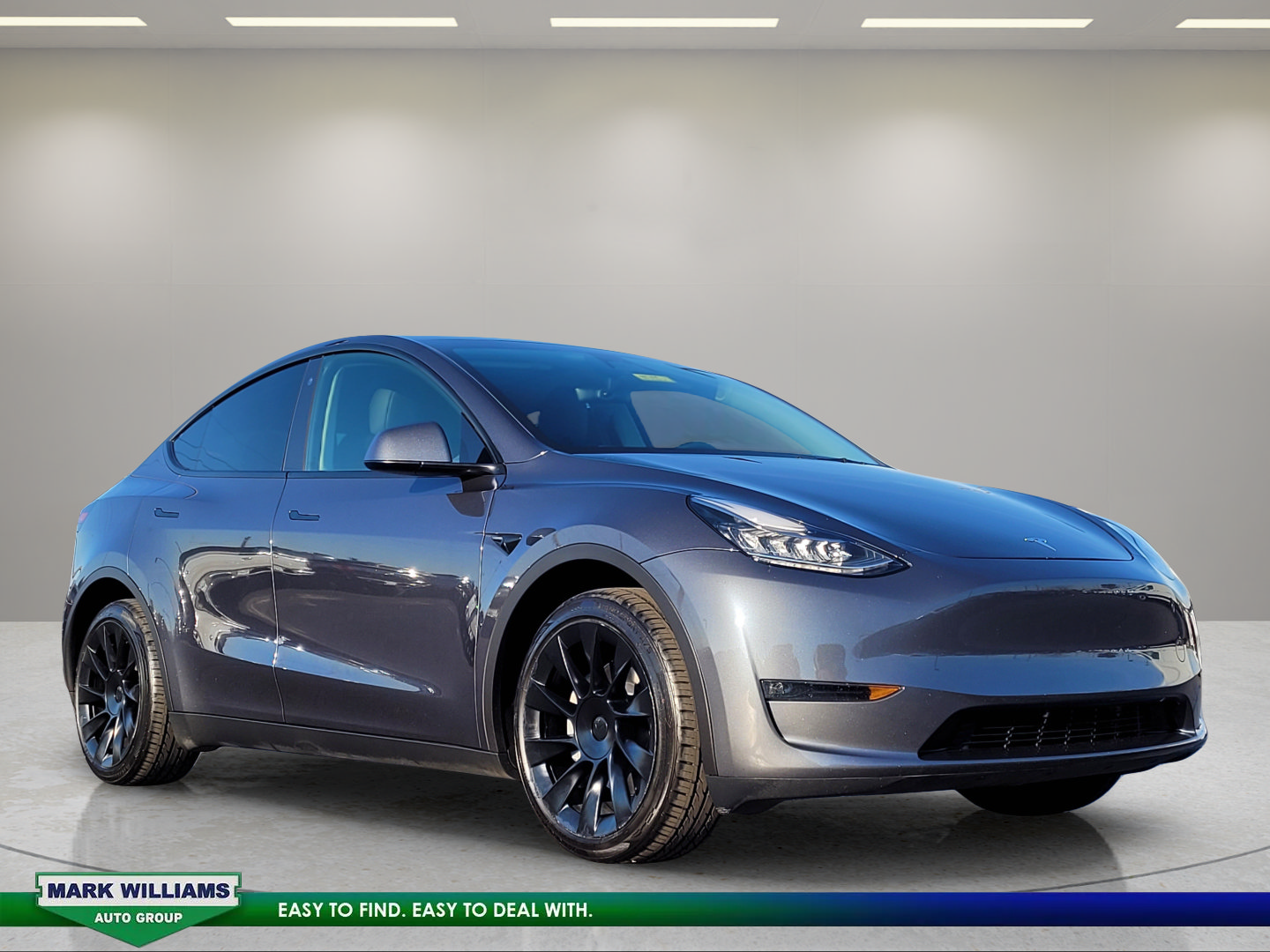 Used 2023 Tesla Model Y Long Range AWD/4WD image 1
