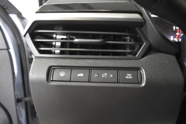 Used 2024 Nissan Altima 2.0 SR FWD image 14