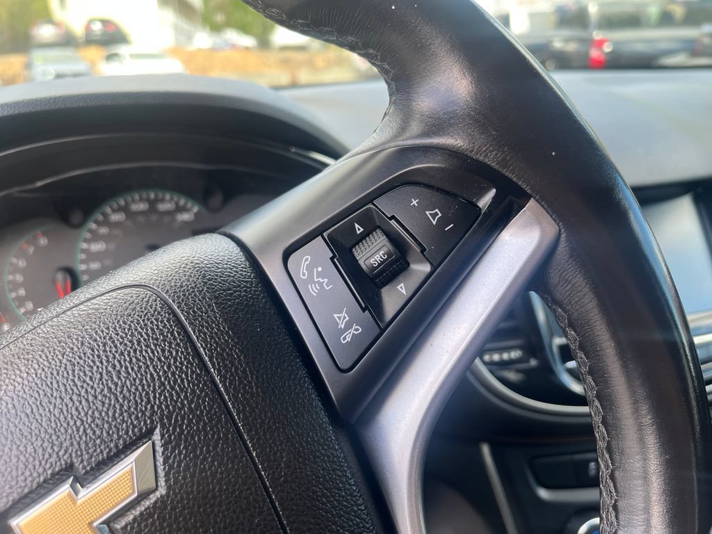 Used 2017 Chevrolet Trax LT w/ LT Convenience Package AWD/4WD image 28
