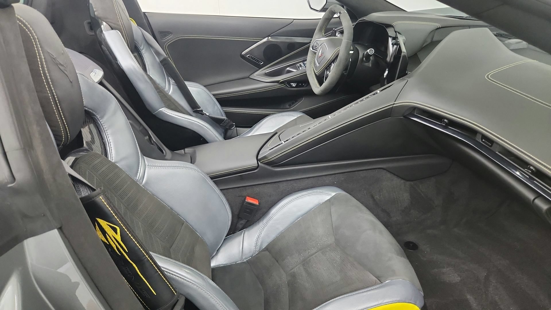 Certified 2023 Chevrolet Corvette Stingray Premium Conv w/ Z51 Performance Package RWD image 23