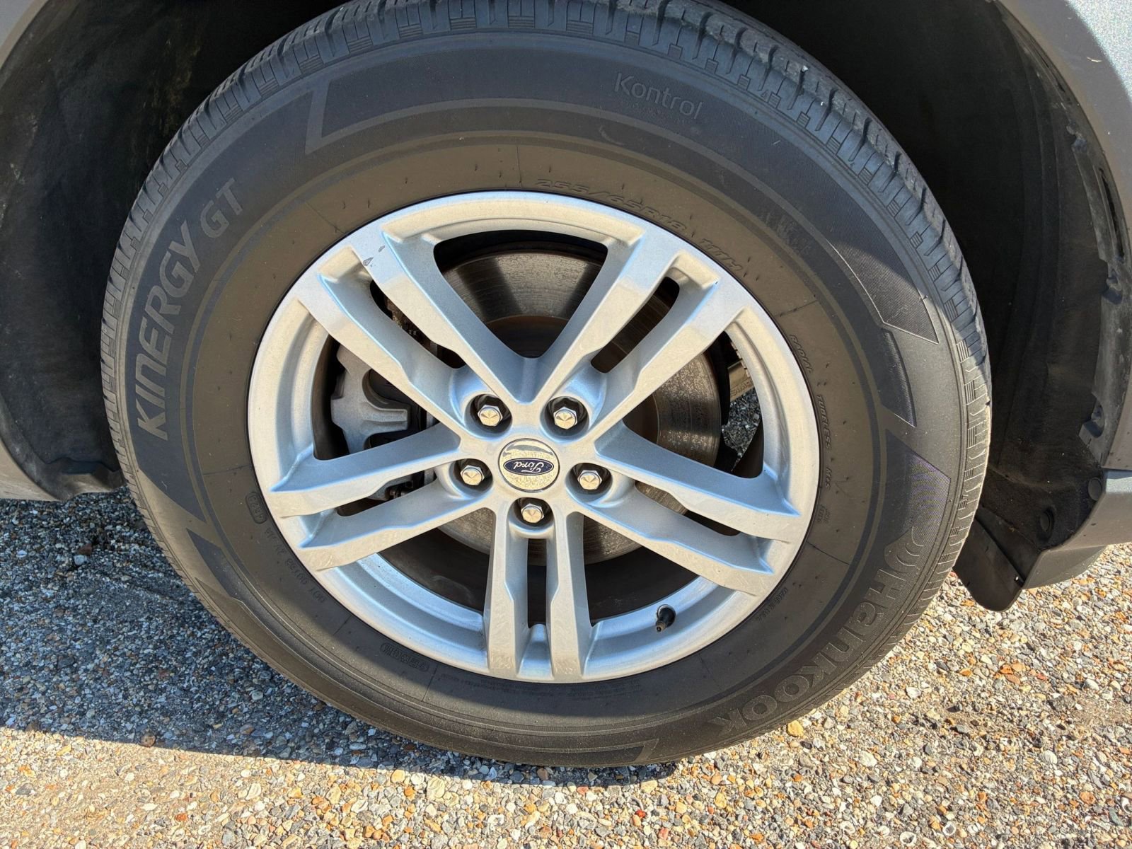 Used 2024 Ford Explorer XLT w/ Equipment Group 202A image 28