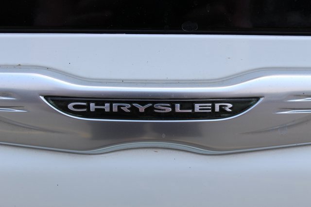 Used 2021 Chrysler Voyager LX image 23