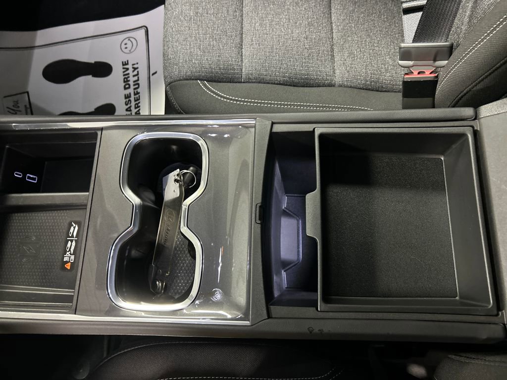 Used 2025 GMC Acadia Elevation image 21