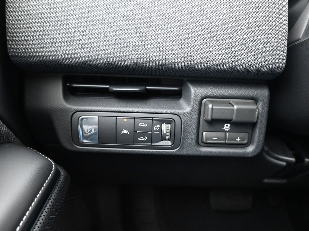 New 2026 GMC Sierra EV Elevation image 19