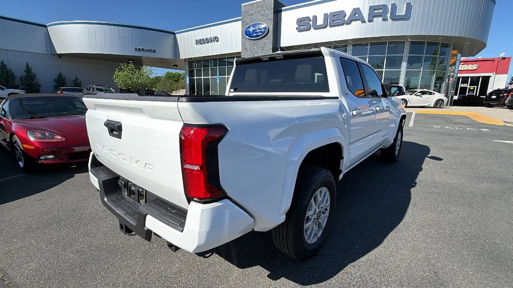 Used 2026 Toyota Tacoma SR5 AWD/4WD image 4