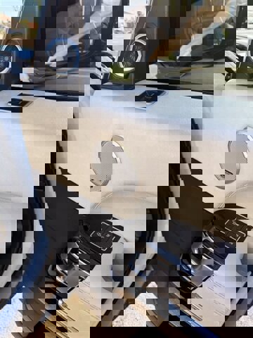 Used 2016 Land Rover Range Rover HSE image 24