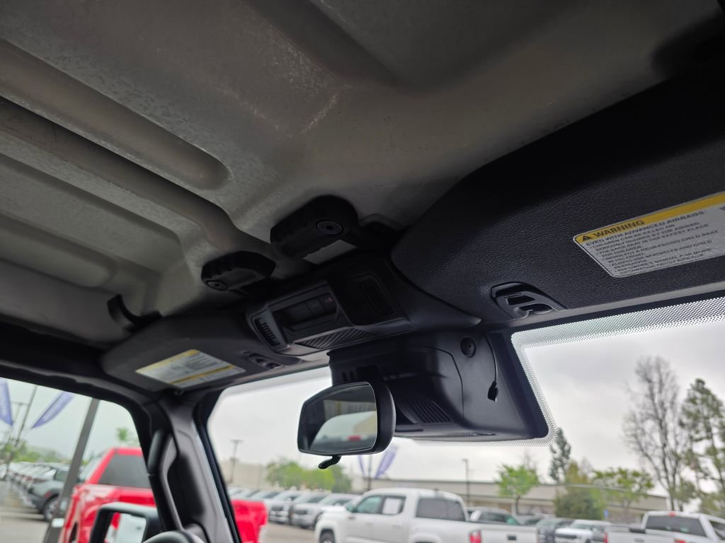 Used 2025 Jeep Wrangler Rubicon image 12