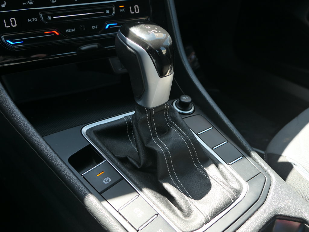 Used 2025 Volkswagen Jetta Sport FWD image 18