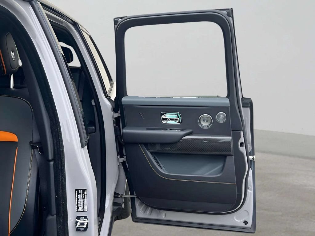 Certified 2024 Rolls-Royce Cullinan Black Badge AWD/4WD image 10