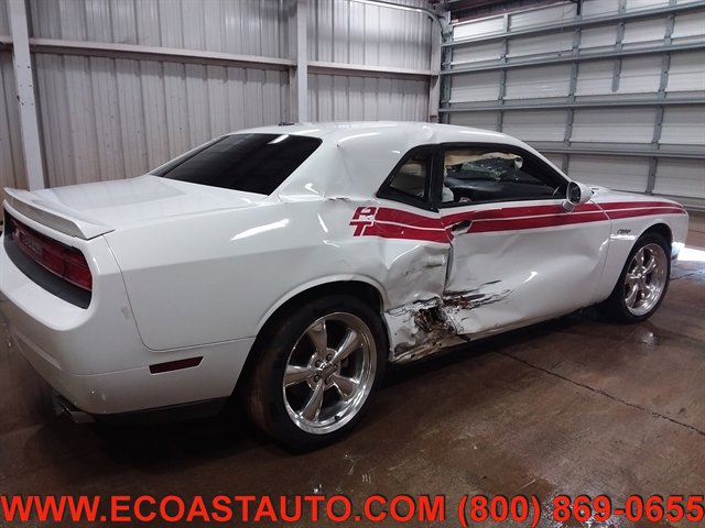 Used 2011 Dodge Challenger R/T RWD image 2