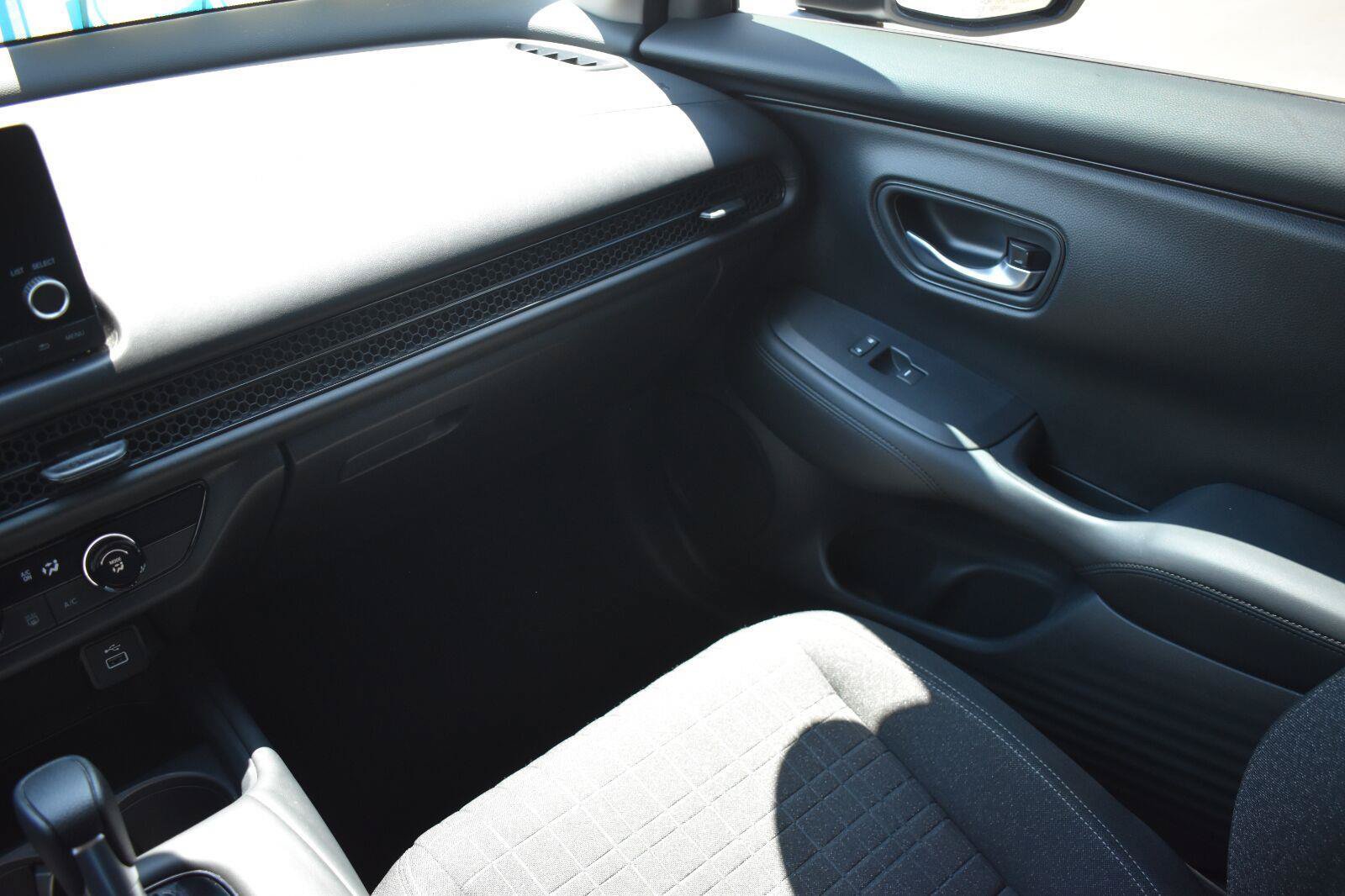 Used 2024 Honda HR-V LX image 17