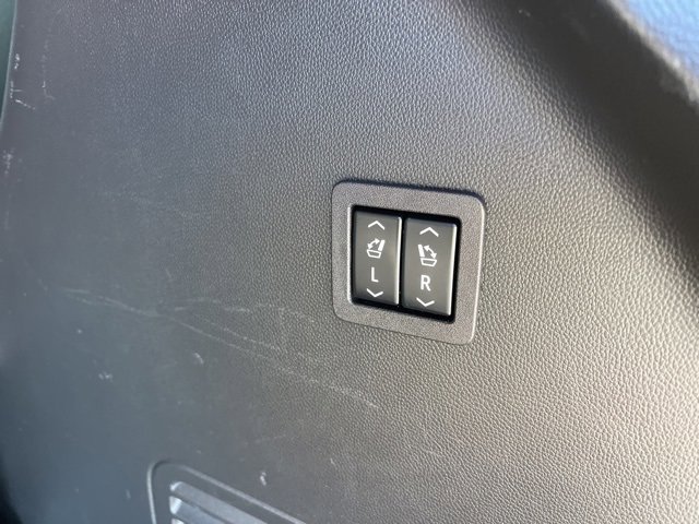Used 2024 Buick Enclave Premium image 10