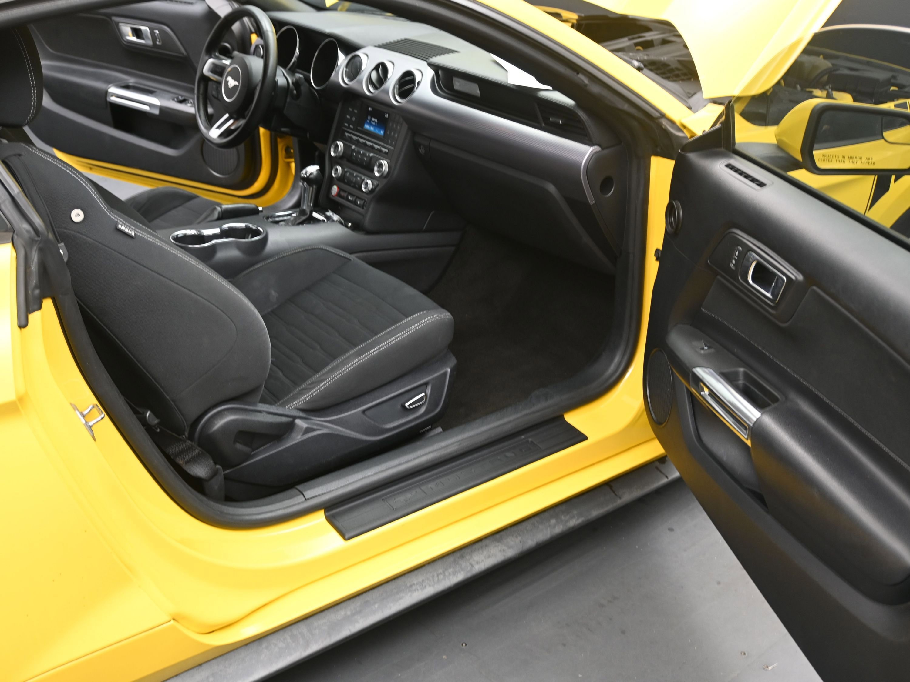 Used 2016 Ford Mustang EcoBoost image 7