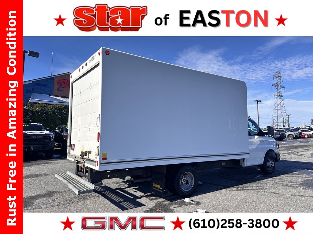 Used 2015 GMC Savana 3500 Extended w/ Smoker's Package image 8