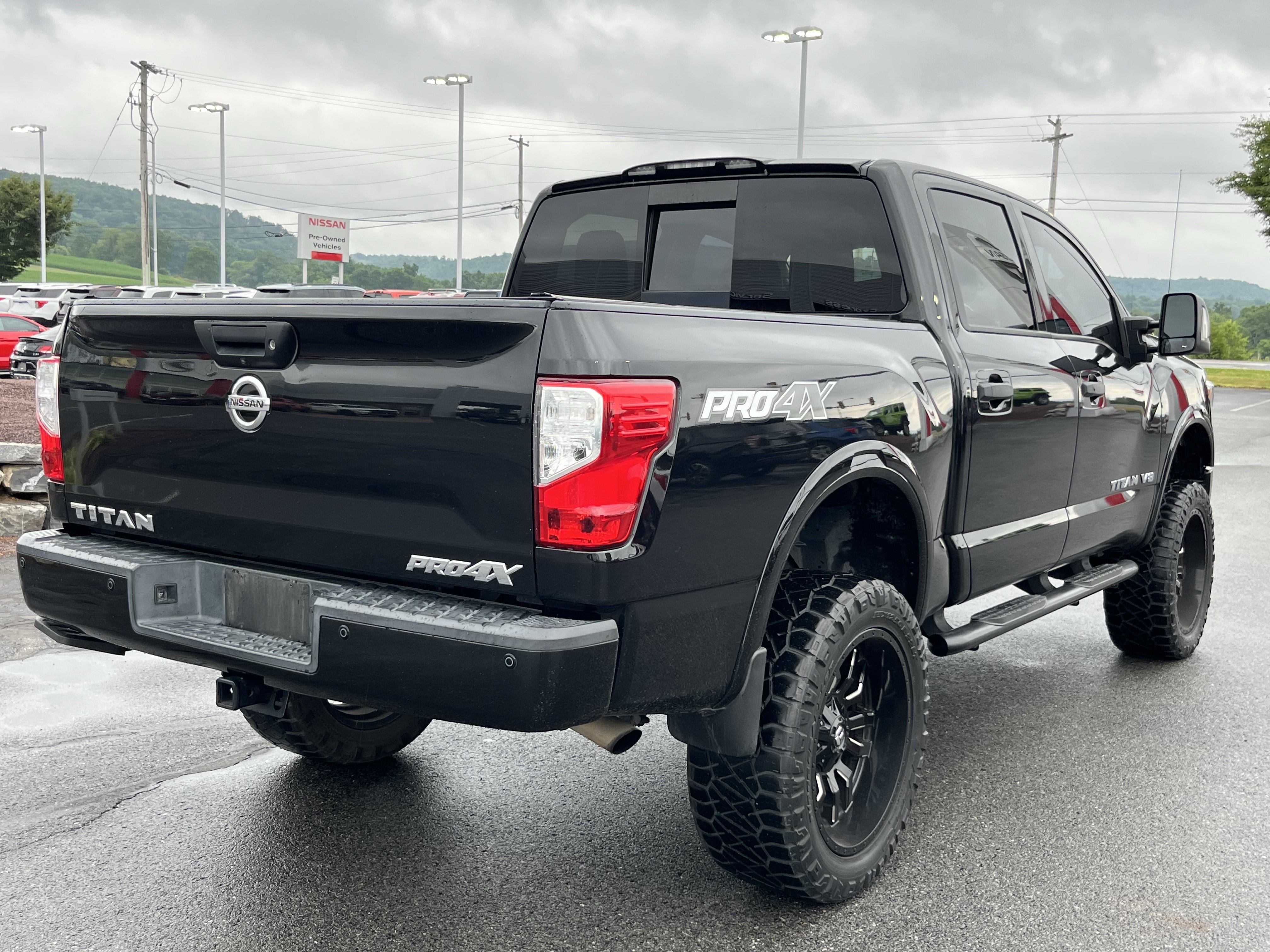 Used 2019 Nissan Titan PRO-4X w/ Pro-4x Convenience Package AWD/4WD image 5