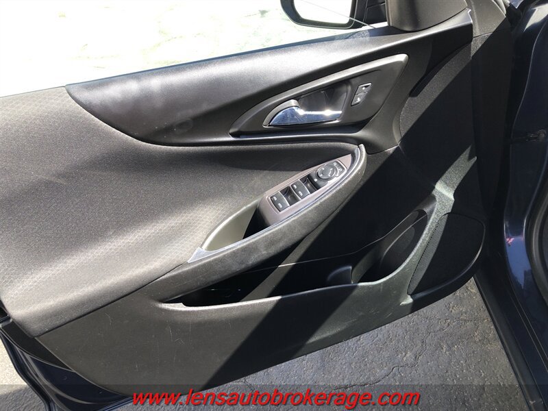 Used 2022 Chevrolet Malibu LT FWD image 9