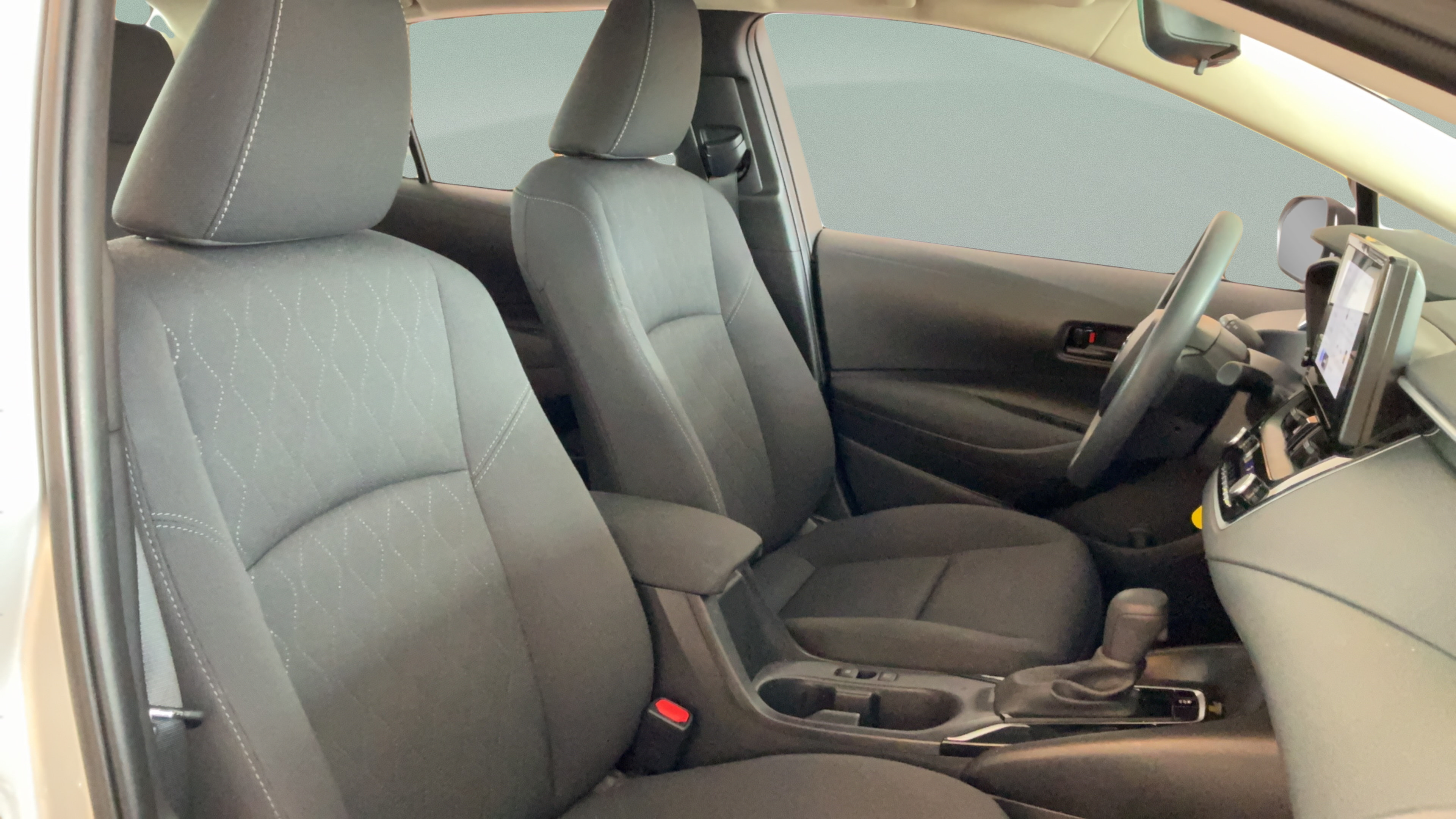 Used 2023 Toyota Corolla LE w/ Carpet Mat Package (TMS) FWD image 33