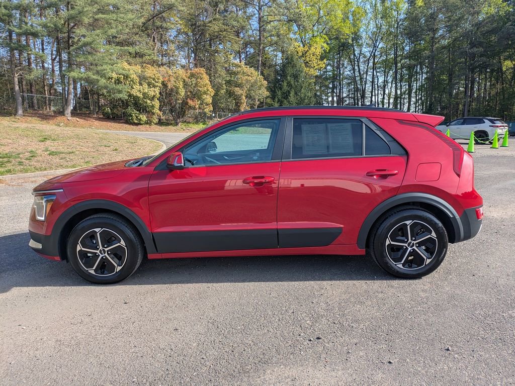 Used 2025 Kia Niro EX image 7