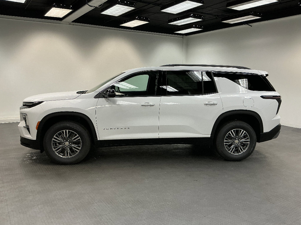 New 2026 Chevrolet Traverse LT w/ LPO, Floor Liner Package FWD image 2