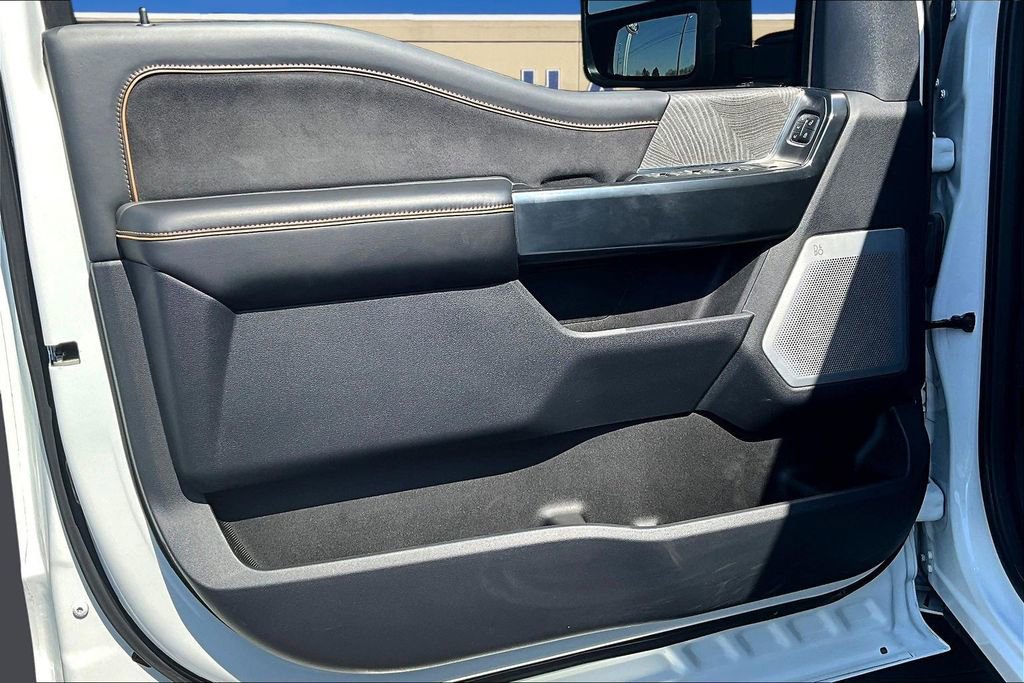 Used 2024 Ford F350 Platinum w/ FX4 Off-Road Package image 22