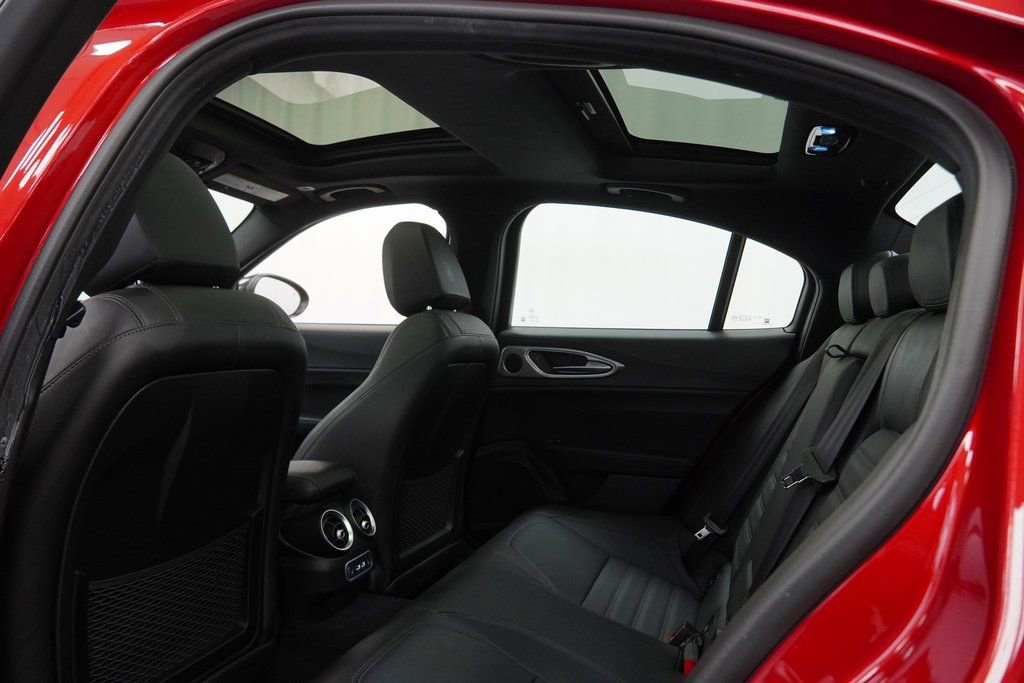 Used 2024 Alfa Romeo Giulia Veloce image 20