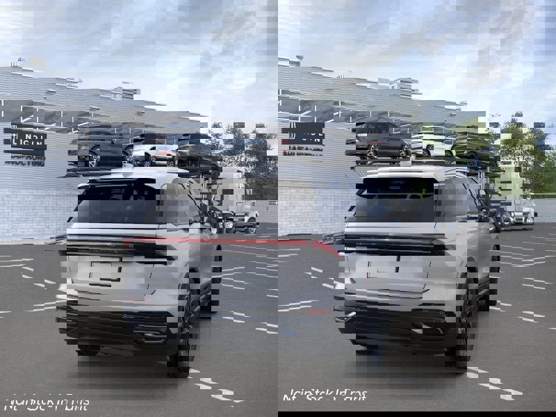 New 2026 Lincoln Nautilus Premier w/ Equipment Group 102A image 8