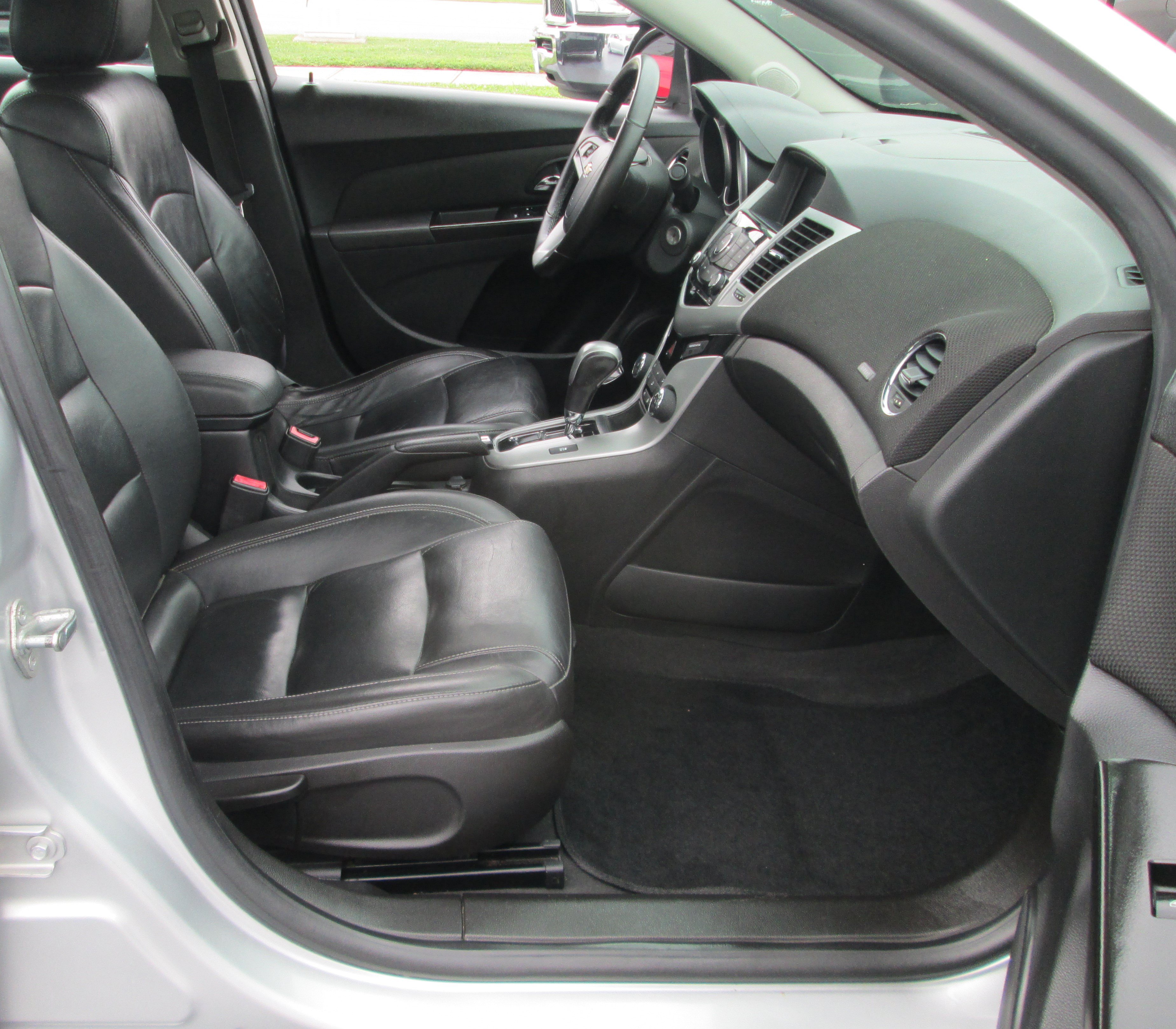 Used 2013 Chevrolet Cruze LT FWD image 11