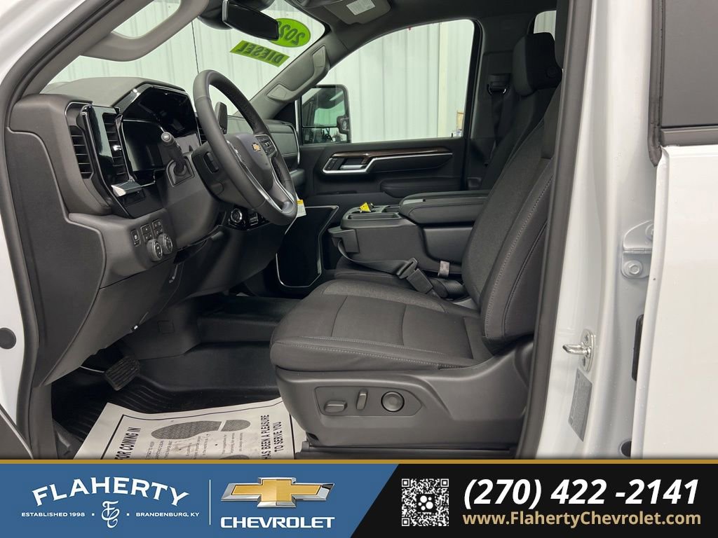 New 2026 Chevrolet Silverado 3500 LT image 9