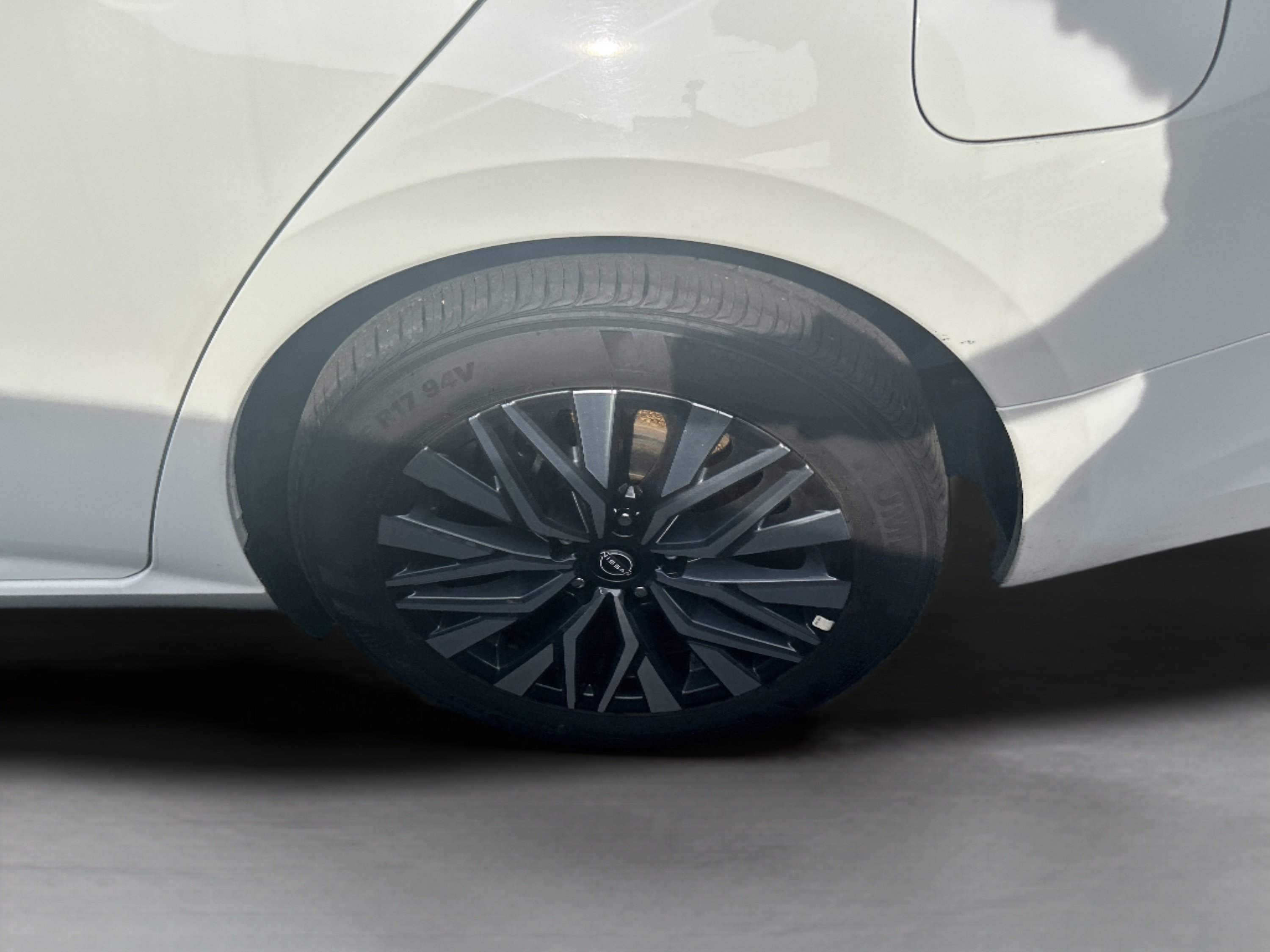 Used 2025 Nissan Altima 2.5 SV FWD image 10