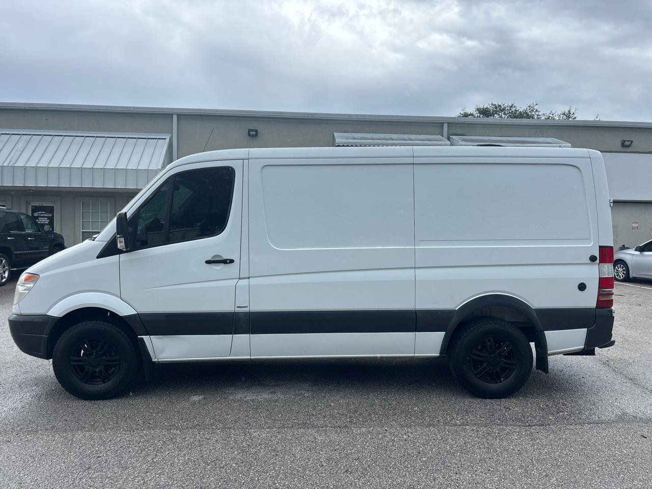Used 2013 Mercedes-Benz Sprinter 2500 image 1
