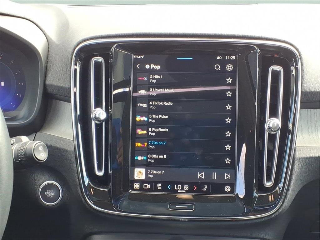 Used 2024 Volvo XC40 B5 Plus w/ Climate Package image 22