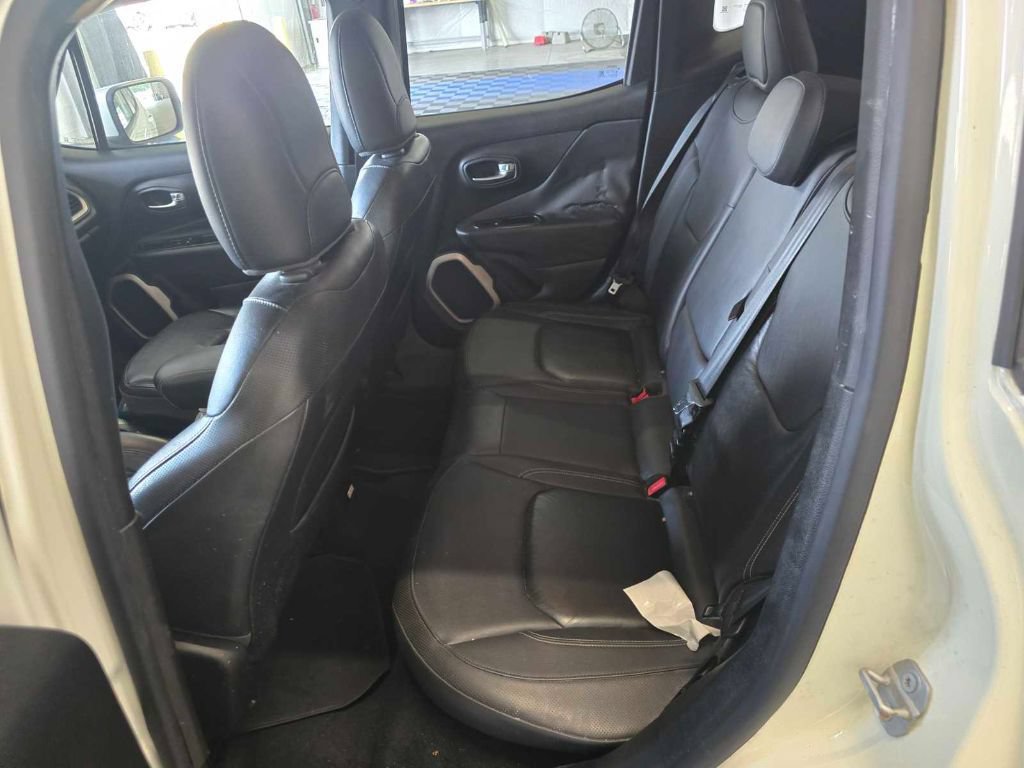 Used 2016 Jeep Renegade Limited FWD image 12