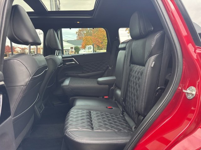 Used 2023 Mitsubishi Outlander SEL Black Edition image 11