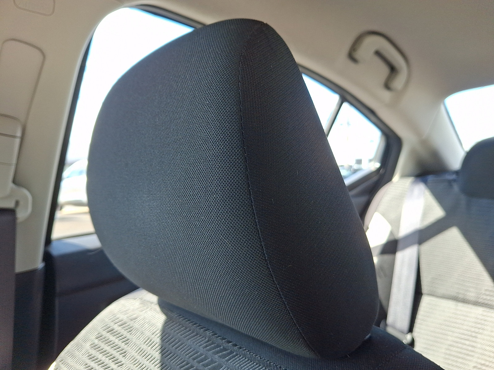 Used 2021 Nissan Versa SV FWD image 13