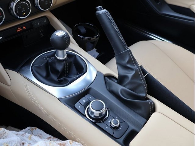New 2026 MAZDA MX-5 Miata RF Grand Touring w/ Appearance Package RWD image 32