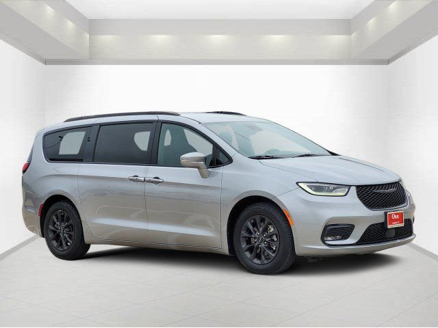 Used 2021 Chrysler Pacifica Touring w/ S Appearance Package