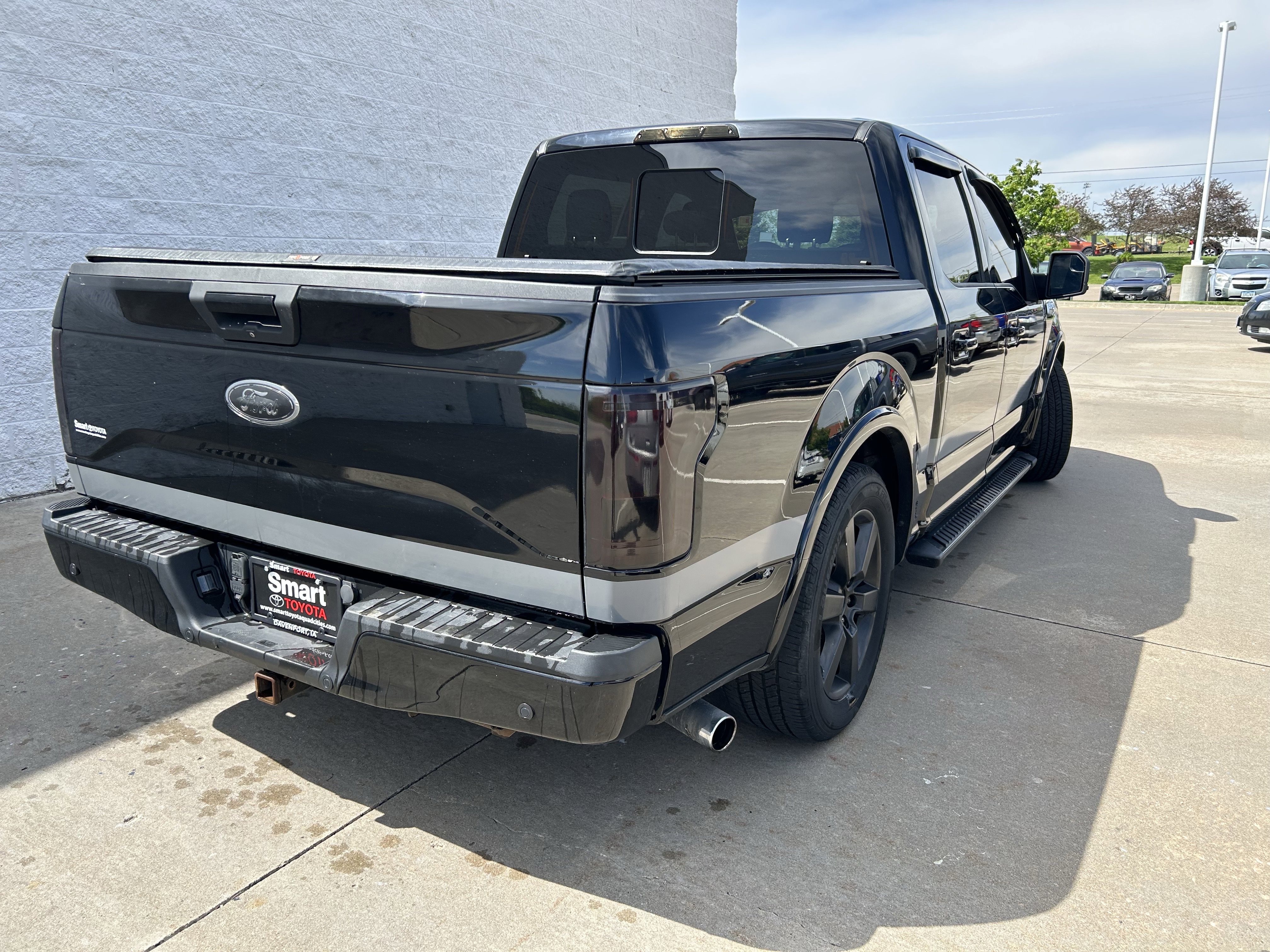 Used 2017 Ford F150 XLT w/ Equipment Group 302A Luxury RWD image 6