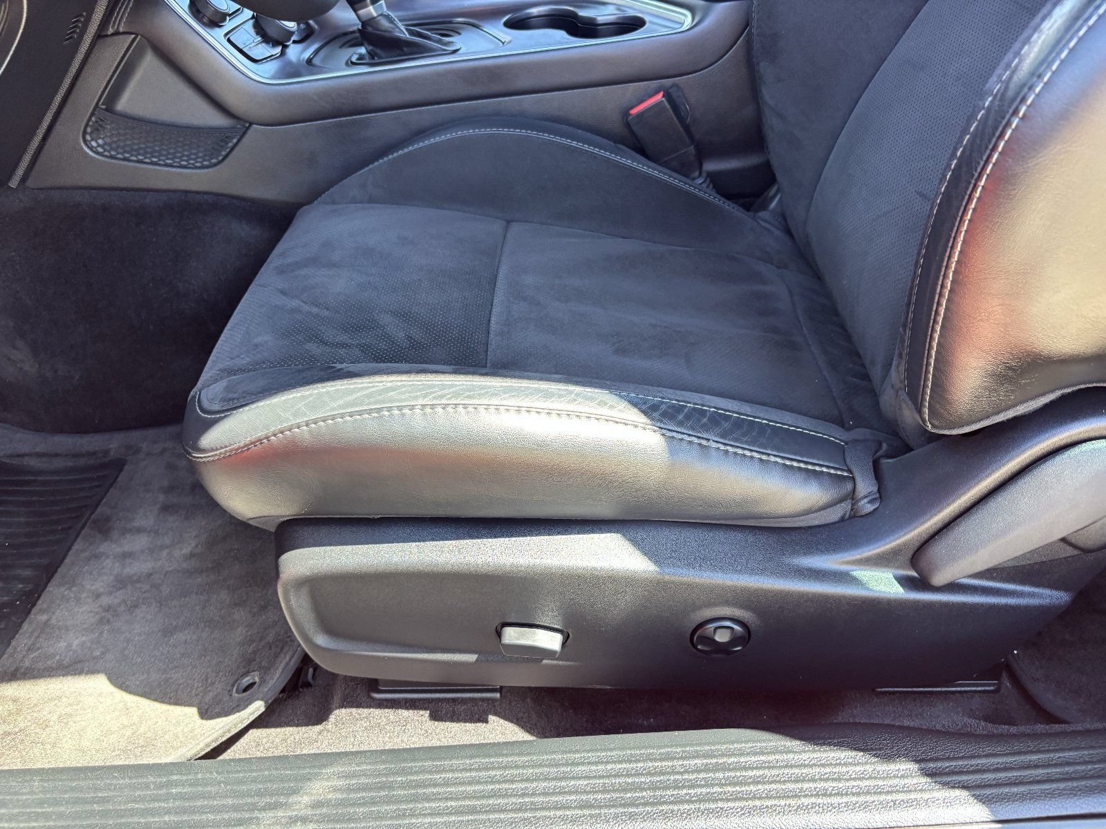 Used 2018 Dodge Challenger R/T Scat Pack RWD image 21
