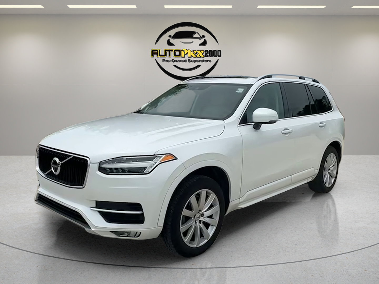 Used 2017 Volvo XC90 T6 Momentum w/ Vision Package AWD/4WD image 3