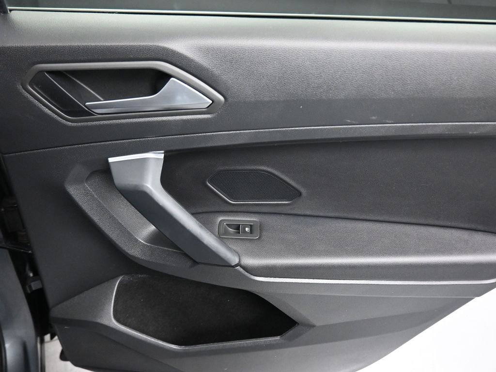 Used 2019 Volkswagen Tiguan SE AWD/4WD image 42