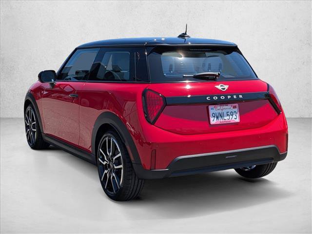 Certified 2025 MINI Cooper 2-Door Hardtop FWD image 9