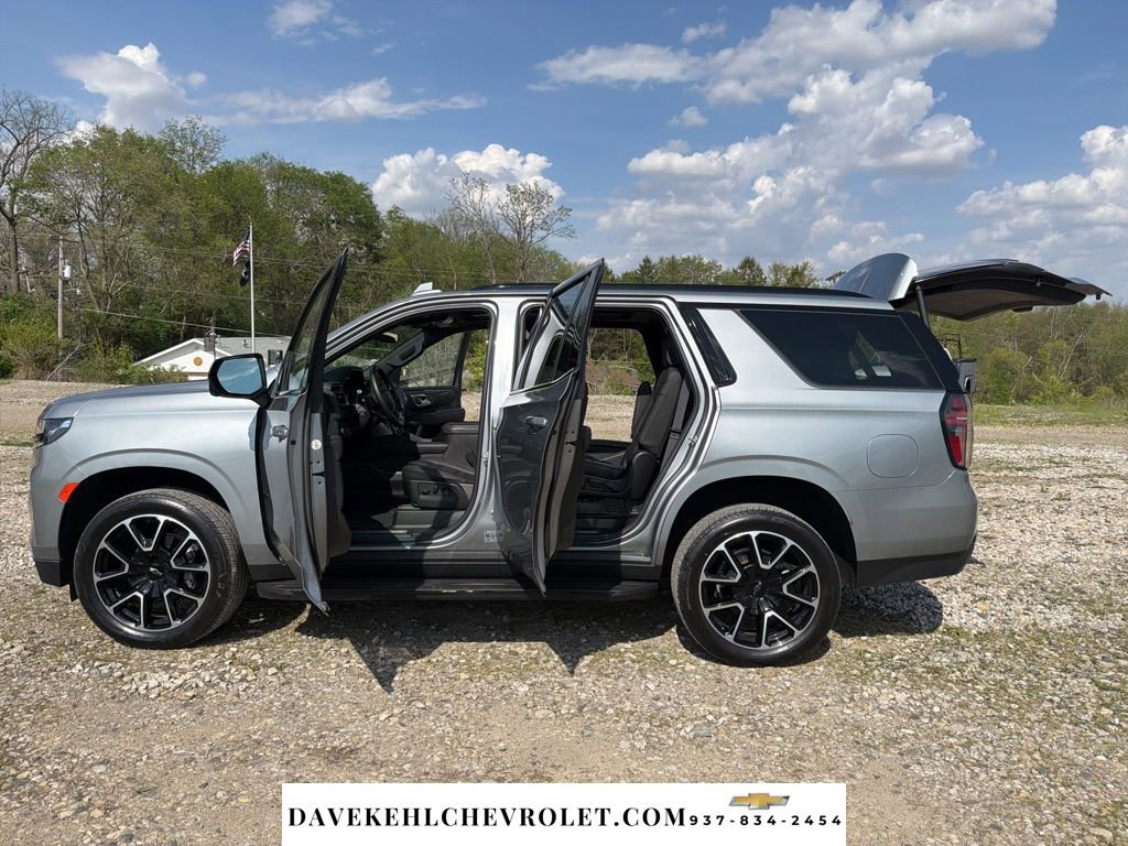 Used 2024 Chevrolet Tahoe RST w/ Luxury Package AWD/4WD image 28
