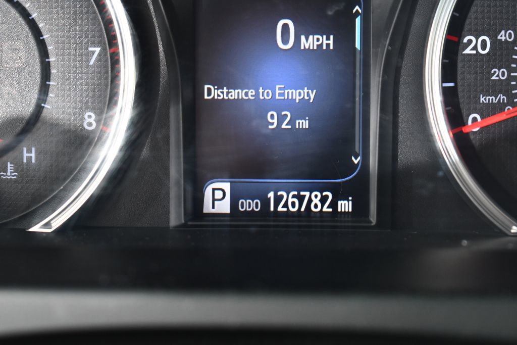 Used 2015 Toyota Camry SE FWD image 26