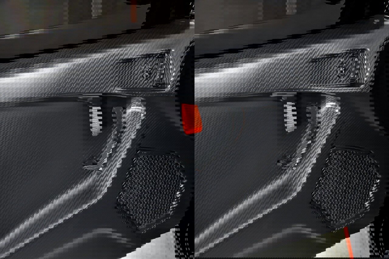 Used 2021 Lamborghini Huracan STO image 21