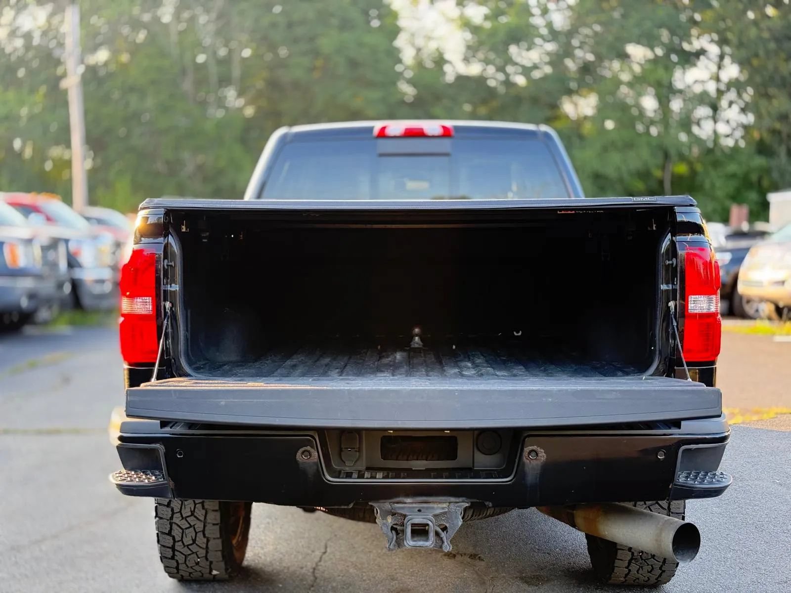 Used 2015 GMC Sierra 2500 Denali w/ Duramax Plus Package AWD/4WD image 8