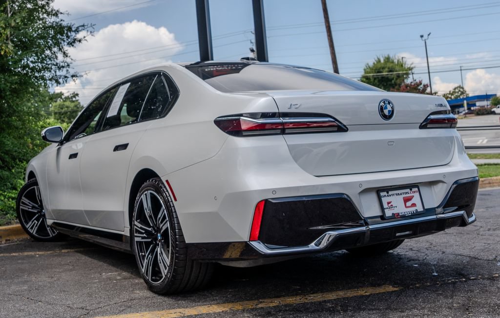 Used 2023 BMW i7 xDrive60 AWD/4WD image 27