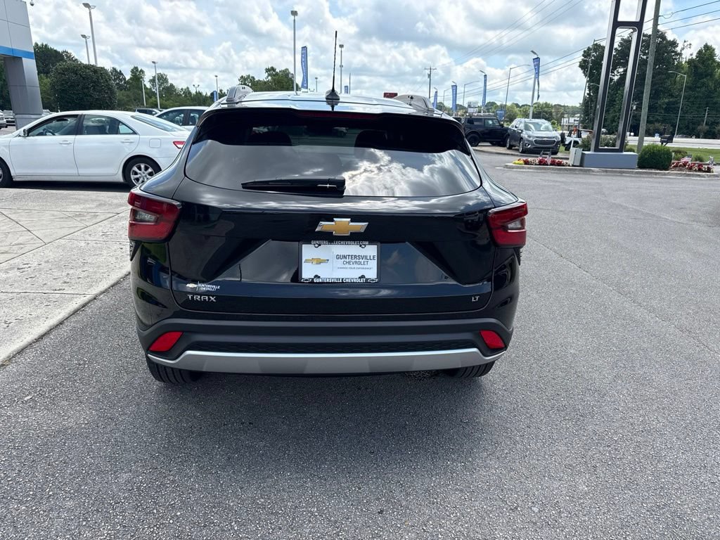 New 2026 Chevrolet Trax LT w/ LT Convenience Package FWD image 5