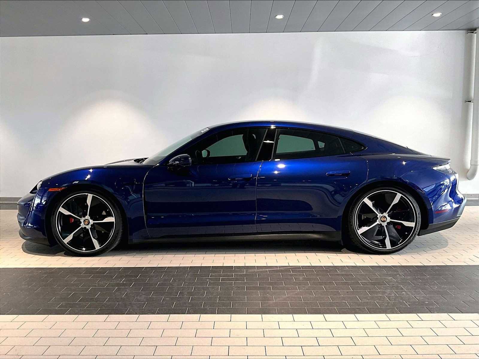 Used 2021 Porsche Taycan 4S image 2