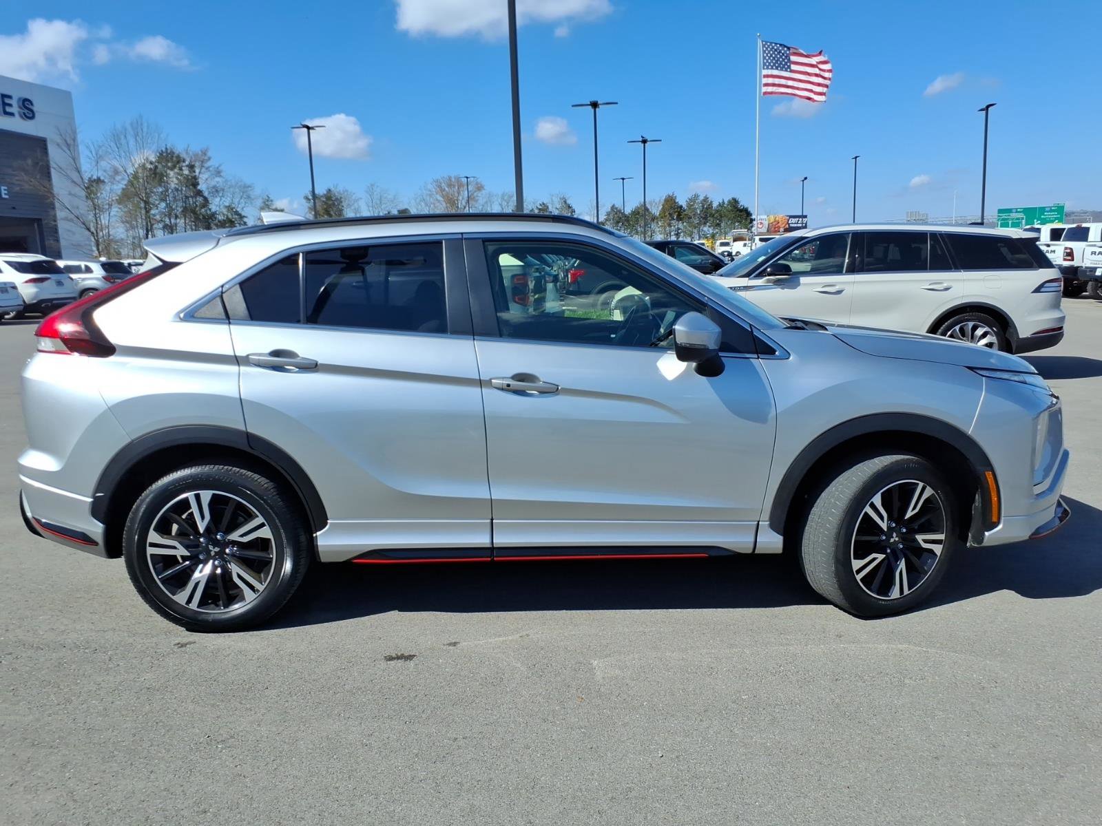 Used 2023 Mitsubishi Eclipse Cross SEL image 2