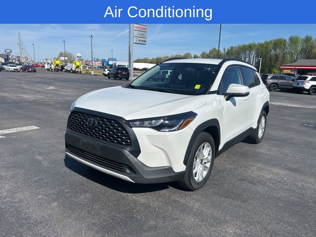 Used 2022 Toyota Corolla Cross LE FWD image 4